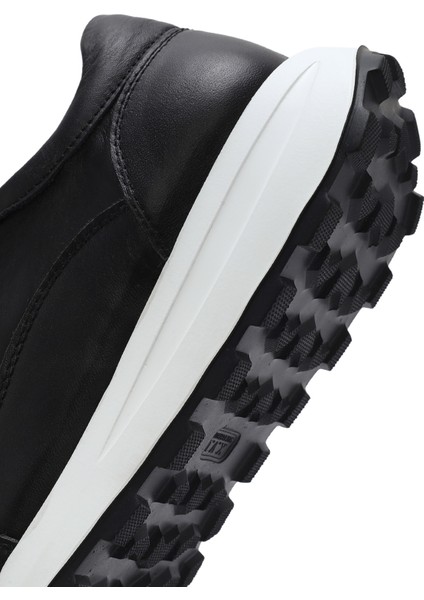 Kadın Siyah Bağcıklı Yandan Fermuarlı Deri Sneaker 25SFD372118