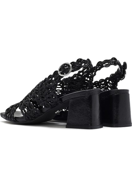 Kadın Siyah Örgülü Metalik Kalın Kısa Topuklu Sandalet 25SFD440632