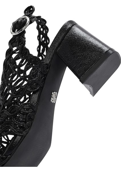 Kadın Siyah Örgülü Metalik Kalın Kısa Topuklu Sandalet 25SFD440632