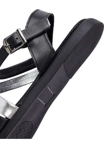 Kadın Siyah Bilekten Tokalı Deri Sandalet 25SFD351018