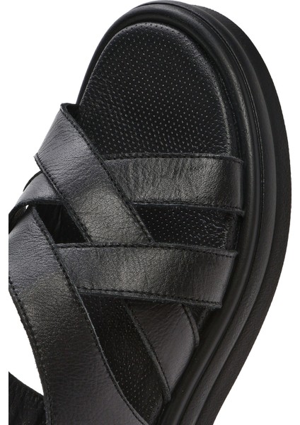 Kadın Siyah Arkası Bantlı Deri Sandalet 25SFD351218