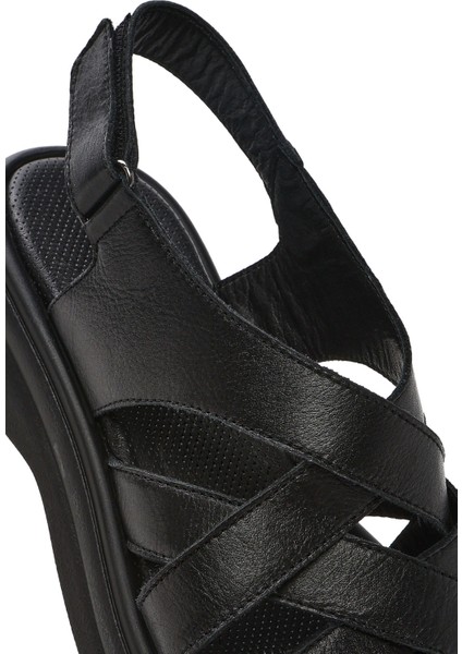 Kadın Siyah Arkası Bantlı Deri Sandalet 25SFD351218