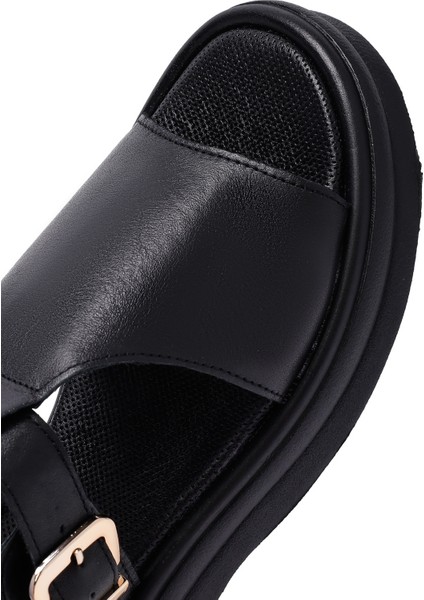 Kadın Siyah Tokalı Deri Terlik 25SFD350818