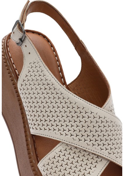 Kadın Krem Bilekten Bağlamalı Baskılı Dolgu Topuklu Deri Comfort Sandalet 25SFD342126