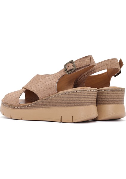 Kadın Pudra Bilekten Tokalı Dolgu Topuklu Deri Comfort Sandalet 25SFD341810