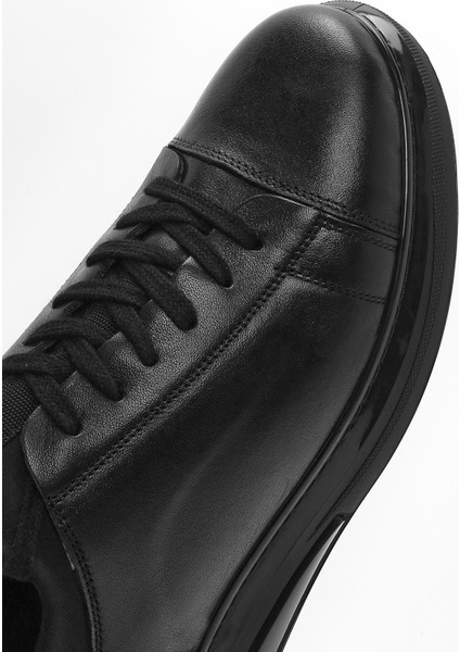 Erkek Siyah Bağcıklı Deri Sneaker 25SFD631418