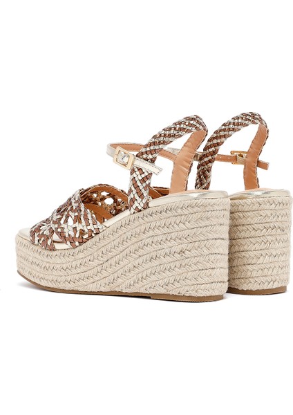 Kadın Altın Bilekten Tokalı Dolgu Topuklu Örgü Sandalet 25SFE451829