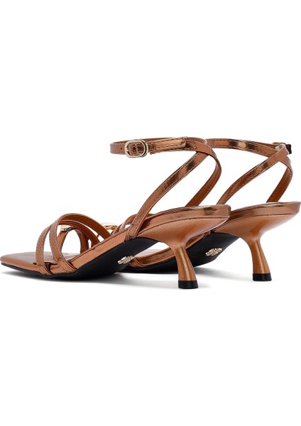 Kadın Bronz Kısa Ince Topuklu Metalik Sandalet 25SFE451532