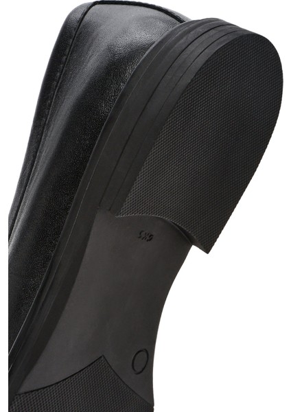 Kadın Siyah Tokalı Deri Loafer 25SFD510118