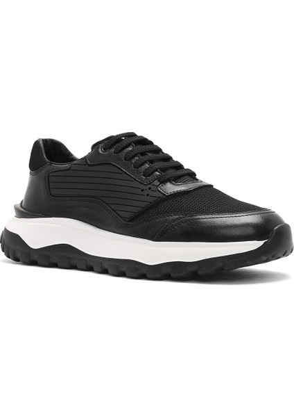 Erkek Siyah Bağcıklı Kalın Tabanlı Deri Sneaker 25SFD621914