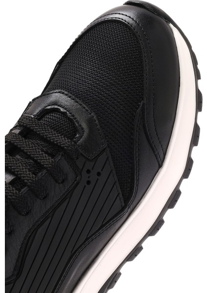 Erkek Siyah Bağcıklı Kalın Tabanlı Deri Sneaker 25SFD621914