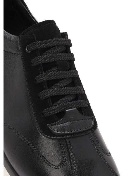Erkek Siyah Bağcıklı Kalın Tabanlı Deri Sneaker 25SFD622014