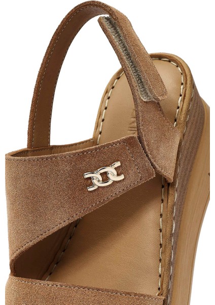 Kadın Taba Kalın Tabanlı Bilekten Tokalı Süet Deri Comfort Sandalet 25SFD342010