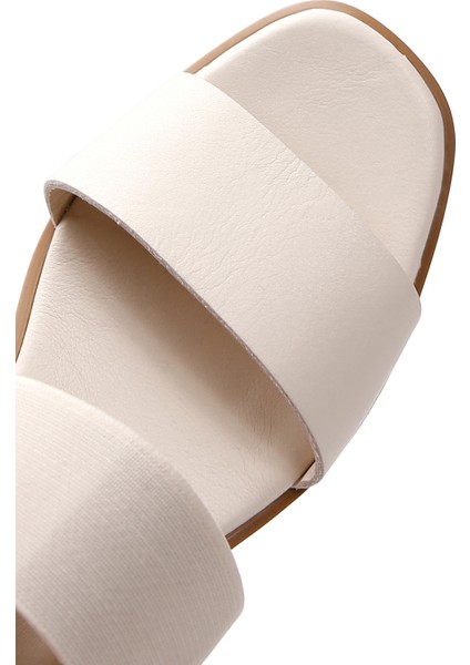 Kadın Bej Dolgu Topuklu Deri Sandalet 25SFD150914