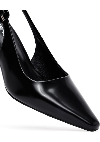 Kadın Siyah Arkası Açık Kısa Ince Topuklu Deri Ayakkabı 25SFD494222