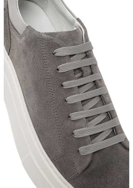 Erkek Gri Bağcıklı Kalın Tabanlı Süet Deri Sneaker 25SFD612910
