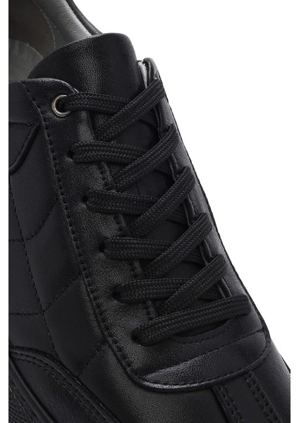 Erkek Siyah Bağcıklı Deri Sneaker 25SFD674818