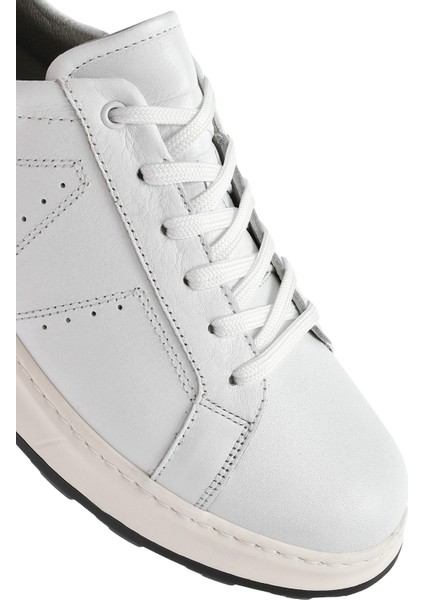 Erkek Beyaz Bağcıklı Kalın Tabanlı Deri Sneaker 25SFD675018