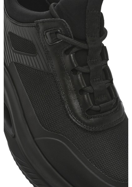 Erkek Siyah Kalın Tabanlı Bağcıklı Kumaş Sneaker 25SFD695414
