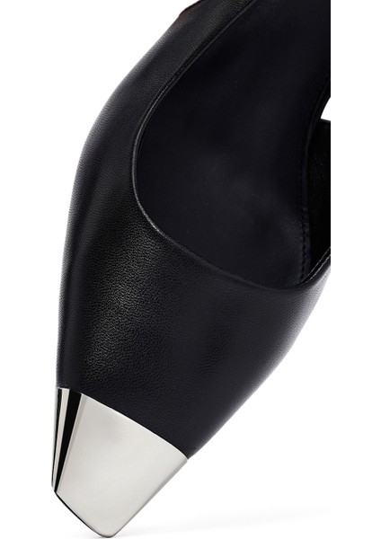 Kadın Siyah Arkası Açık Ince Topuklu Deri Ayakkabı 25SFD494318