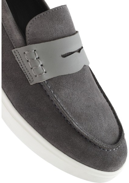 Erkek Gri Kalın Tabanlı Süet Deri Casual Loafer 25SFD740910