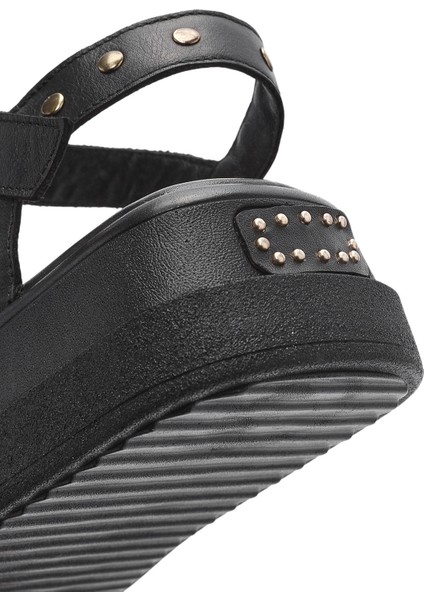 Kadın Siyah Bilekten Tokalı Kalın Tabanlı Deri Sandalet 25SFD201518