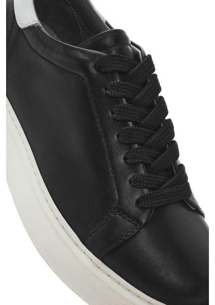 Erkek Siyah Bağcıklı Kalın Tabanlı Deri Sneaker 25SFD700018