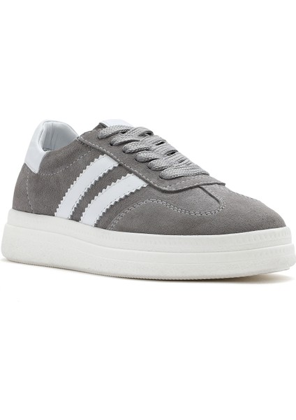 Kadın Gri Bağcıklı Kalın Tabanlı Süet Deri Sneaker 25SFD511010