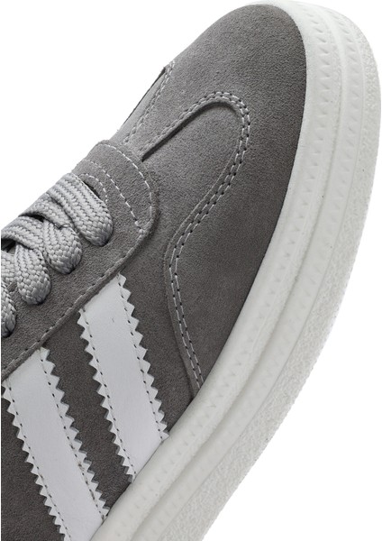 Kadın Gri Bağcıklı Kalın Tabanlı Süet Deri Sneaker 25SFD511010
