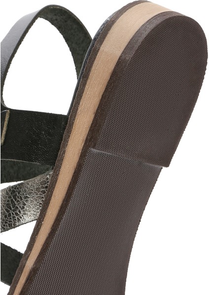 Kadın Siyah Tokalı Metalik Deri Bodrum Sandaleti 25SFD333618