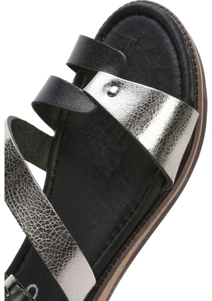 Kadın Siyah Tokalı Metalik Deri Bodrum Sandaleti 25SFD333618