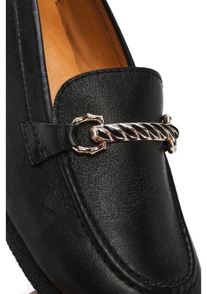 Kadın Siyah Tokalı Deri Loafer 25SFD510518