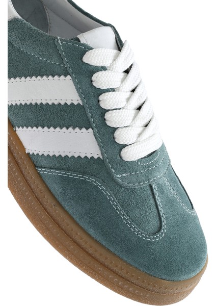 Kadın Yeşil Bağcıklı Kalın Tabanlı Süet Deri Sneaker 25SFD511010