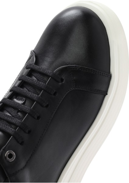 Erkek Siyah Kalın Tabanlı Bağcıklı Deri Sneaker 25SFD654118