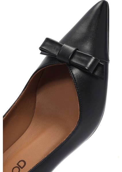 Kadın Siyah Ince Kısa Topuklu Deri Stiletto 25SFD132318