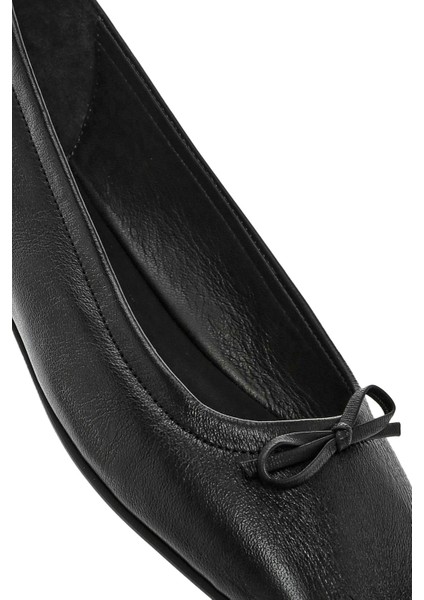 Flex Kadın Siyah Fiyonklu Deri Babet 25SFD380018