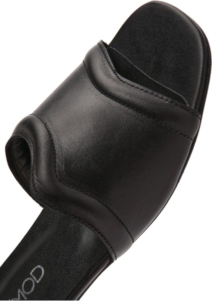 Kadın Siyah Deri Terlik 25SFD180518