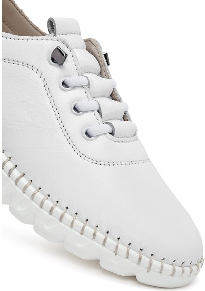 Kadın Beyaz Bağcıklı Deri Sneaker 25SFD501618