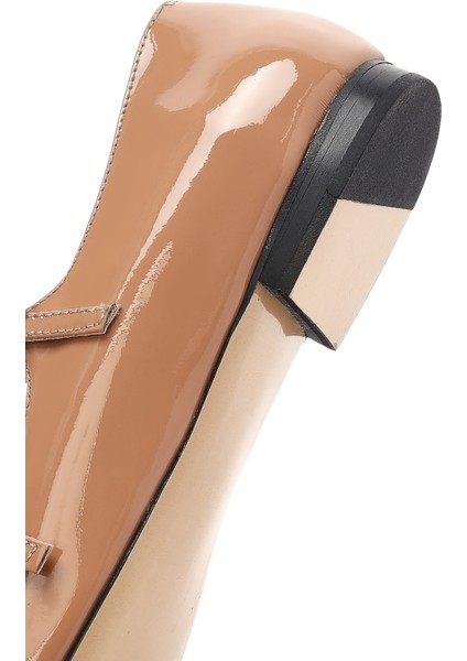 Kadın Bej Tokalı Taşlı Rugan Deri Babet 25SFD230416