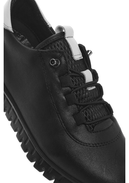 Kadın Siyah Bağcıklı Deri Sneaker 25SFD501918