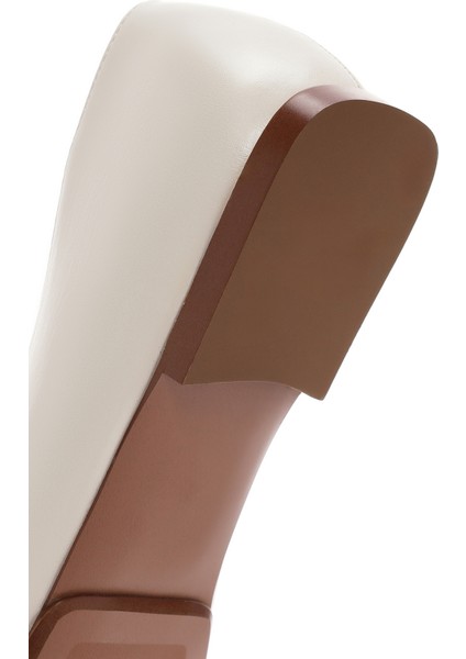 Kadın Beyaz Tokalı Maskülen Loafer 25SFE400418
