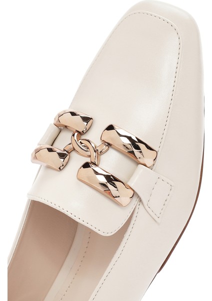Kadın Beyaz Tokalı Maskülen Loafer 25SFE400418