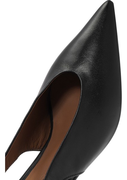 Kadın Siyah Arkası Açık Lastikli Ince Kısa Topuklu Deri Ayakkabı 25SFD132218