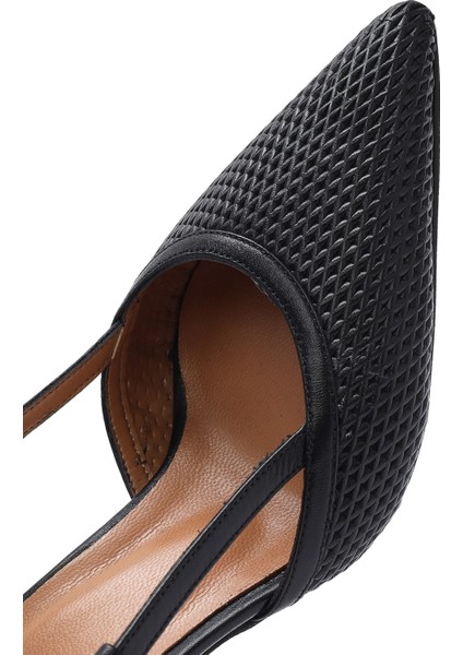 Kadın Siyah Arkası Açık Deri Ince Topuklu Ayakkabı 25SFD161918