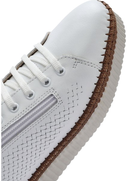 Kadın Beyaz Bağcıklı Kalın Tabanlı Deri Sneaker 25SFD501818