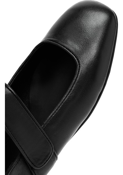 Kadın Siyah Klasik Deri Babet 25SFD140618