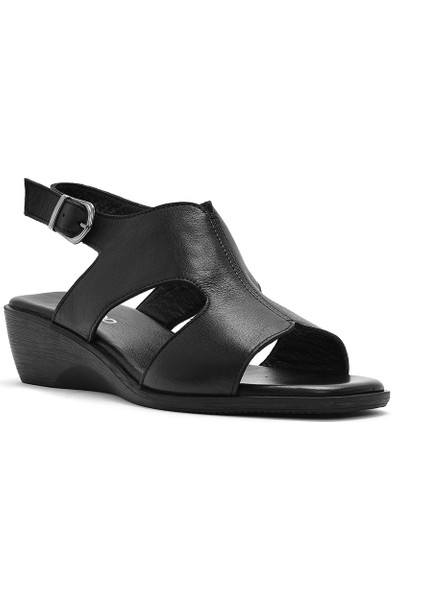 Kadın Siyah Dolgu Topuklu Deri Sandalet 25SFD153218