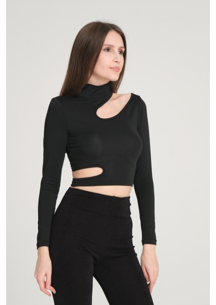 Kadın Boyunda Biyeli Bluz