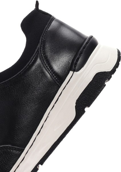 Kadın Siyah Bağcıklı Kalın Tabanlı Deri Sneaker 25SFD500918