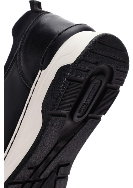 Kadın Siyah Bağcıklı Kalın Tabanlı Deri Sneaker 25SFD500918